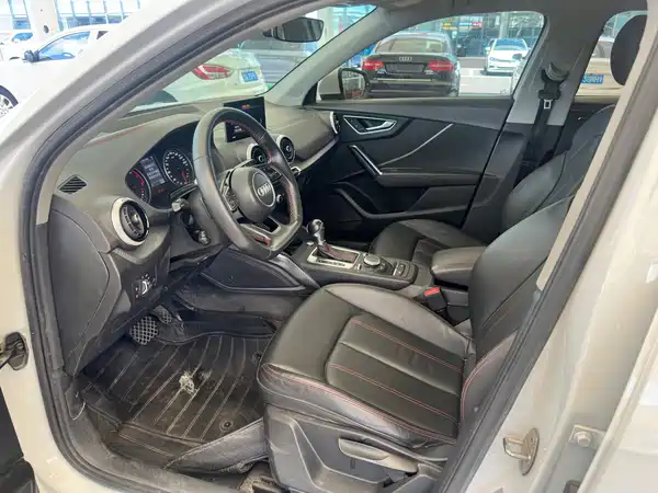Audi Q2L 2023