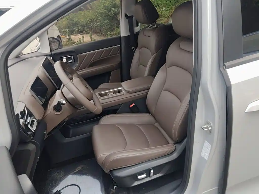 Wuling Starlight 730 New Energy 2025 — фото 15