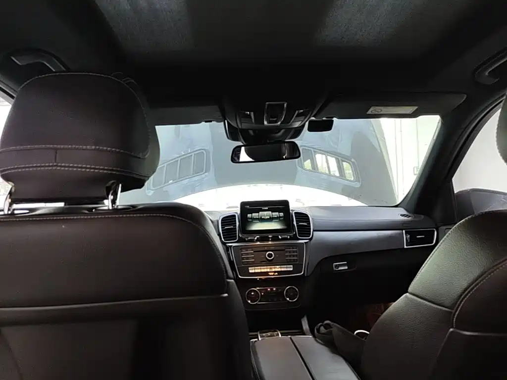 Mercedes-Benz GLE 2017 — фото 18