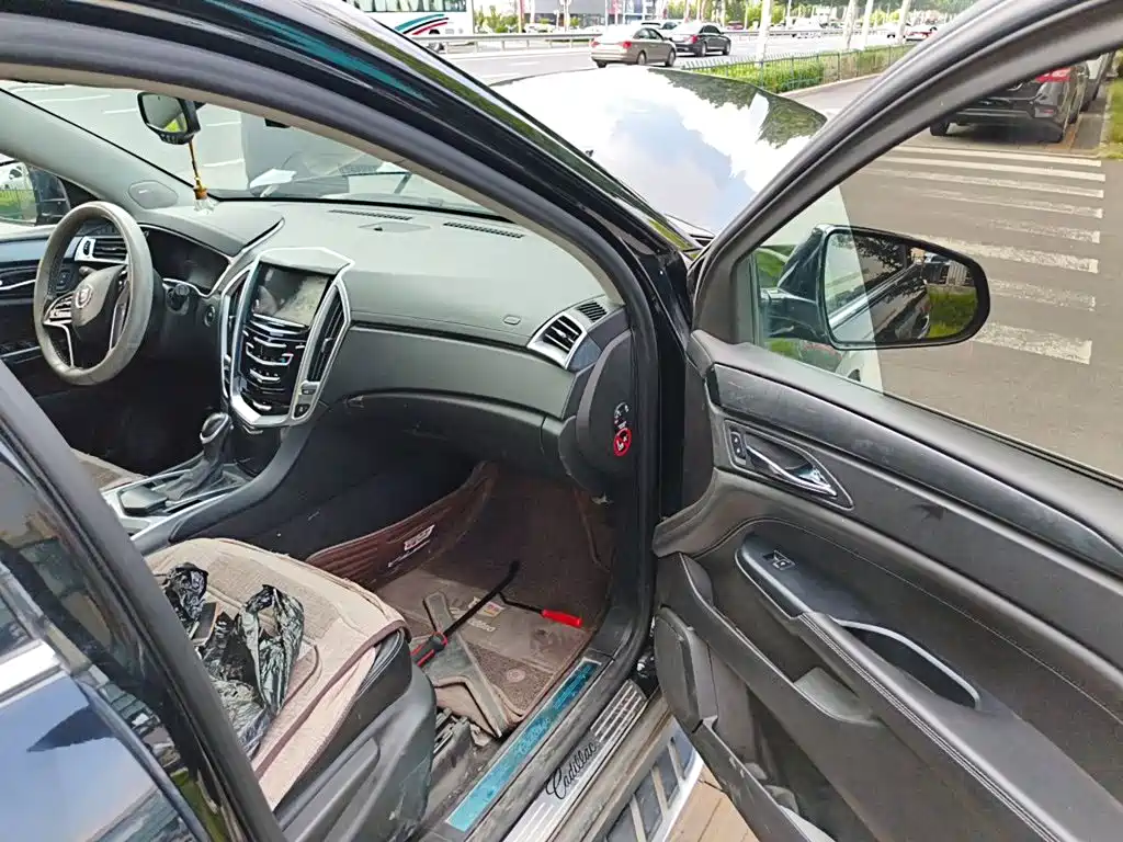 Cadillac SRX 2015 — фото 19