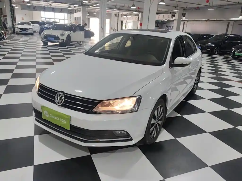 Volkswagen Sagitar 2019