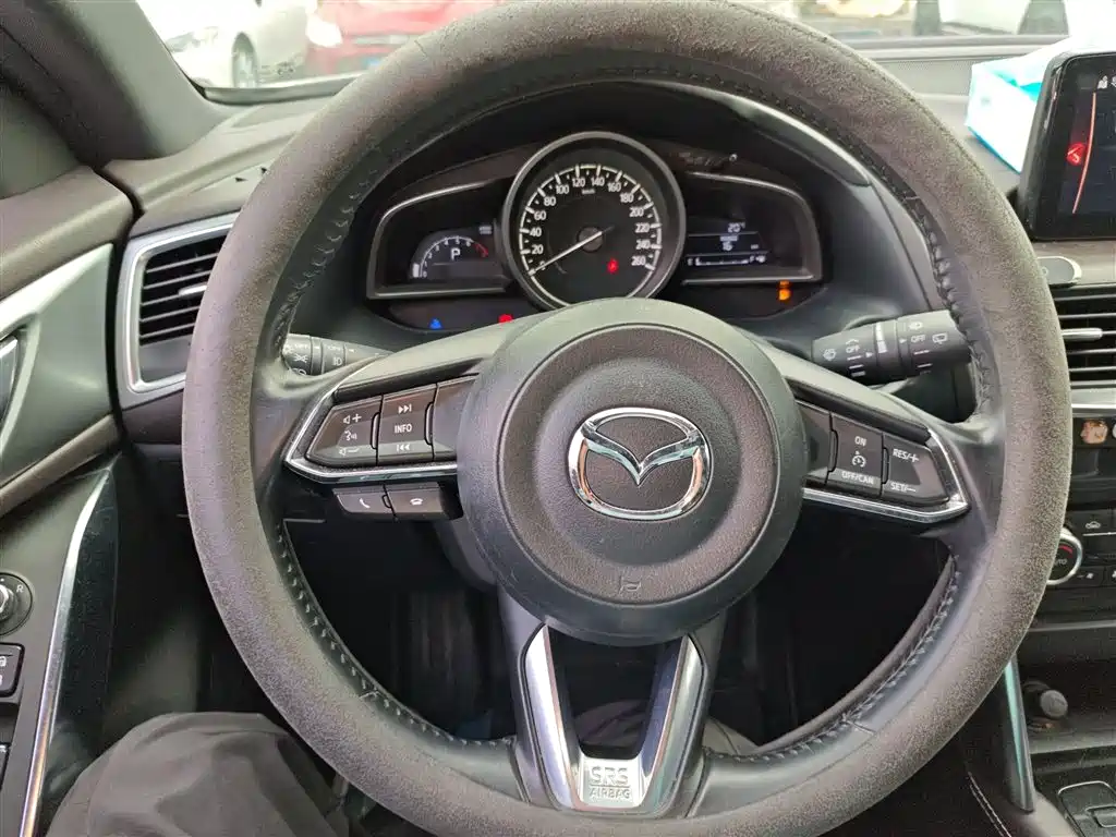 Mazda CX-4 2019 — фото 11