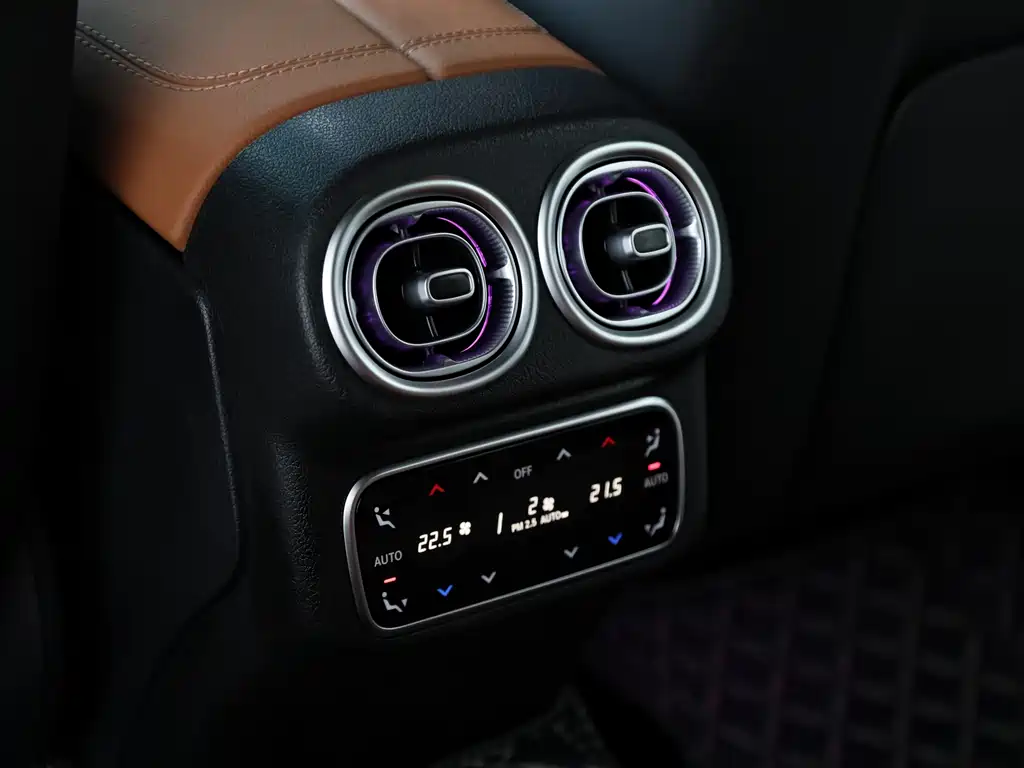 Mercedes-Benz GLC 2023 — фото 15