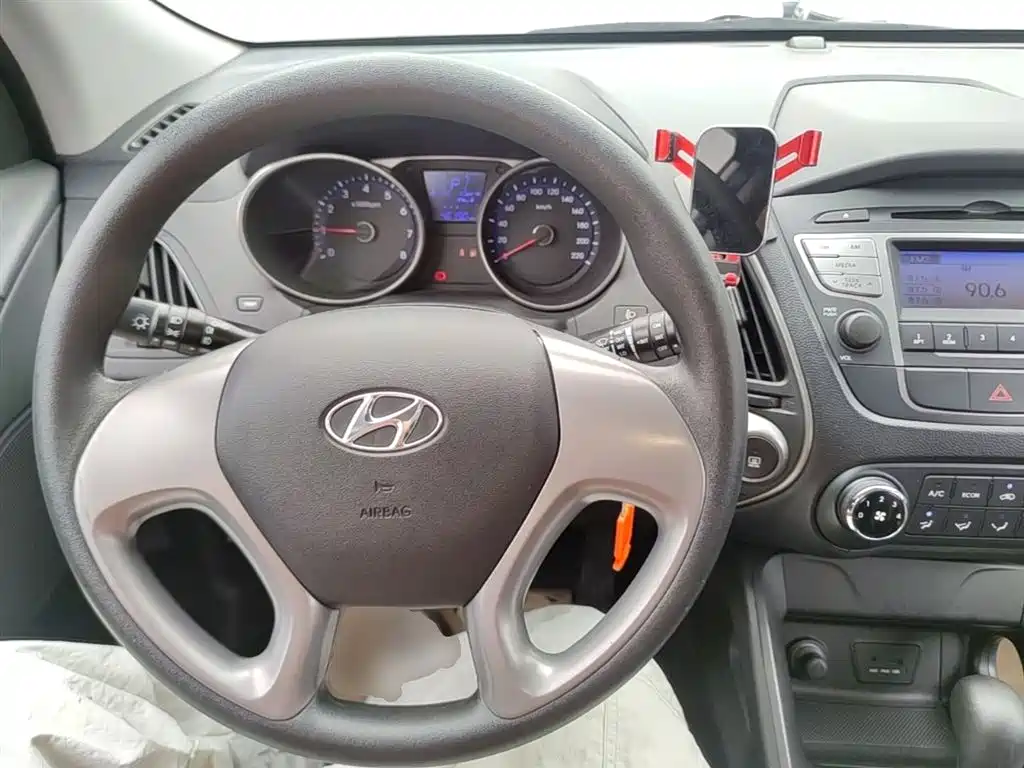 Hyundai ix35 2017 — фото 10