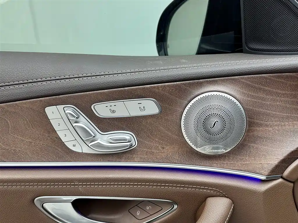 Mercedes-Benz E-Class 2021 — фото 15