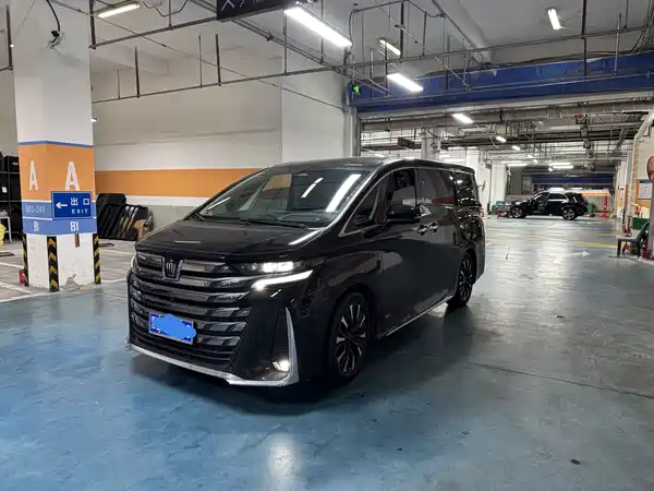 Toyota Vellfire 2024