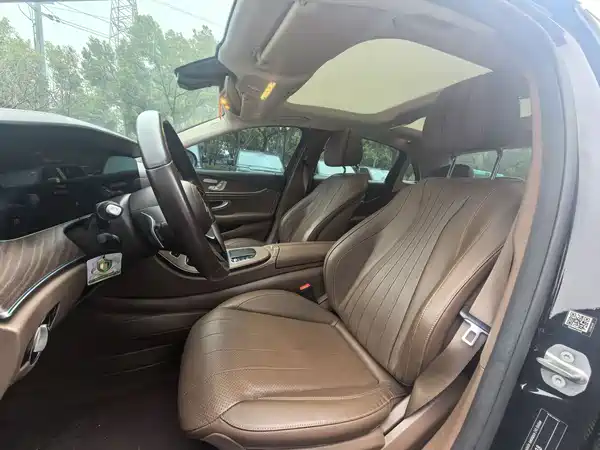 Mercedes-Benz E-Class 2022