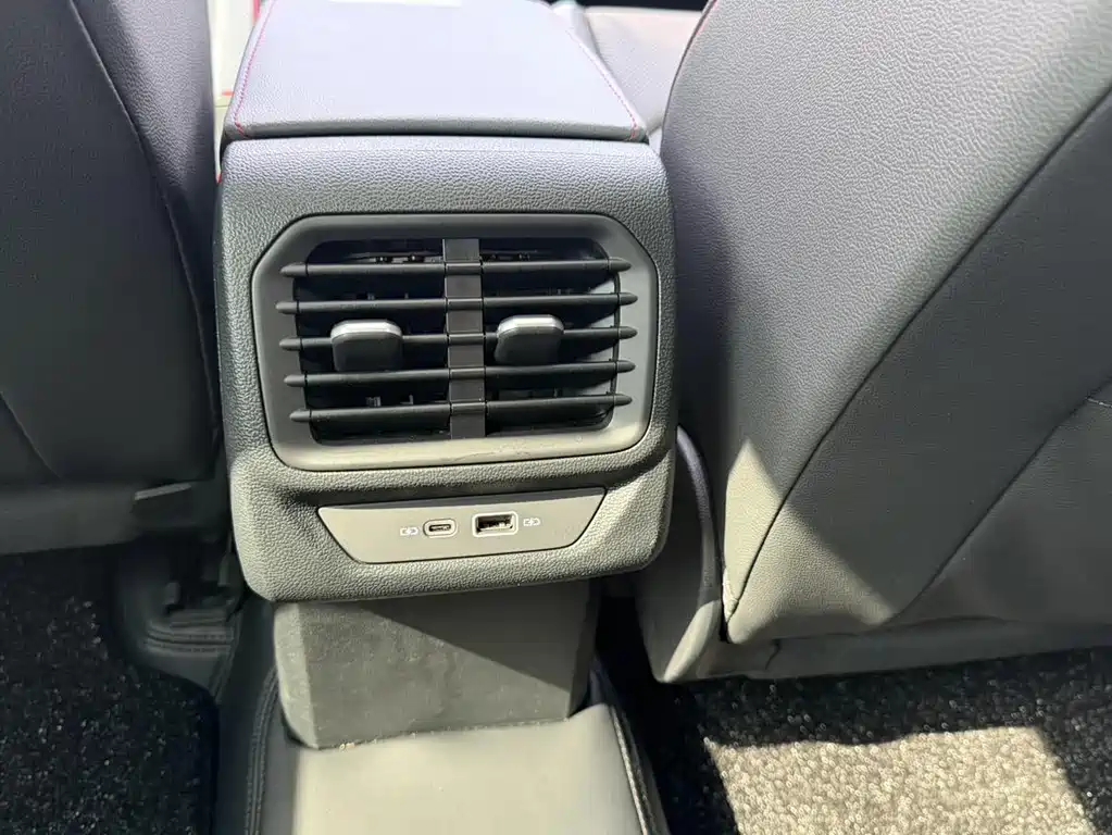 Volkswagen Lamando 2024 — фото 7