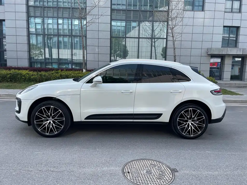 Porsche Macan 2023 — фото 4