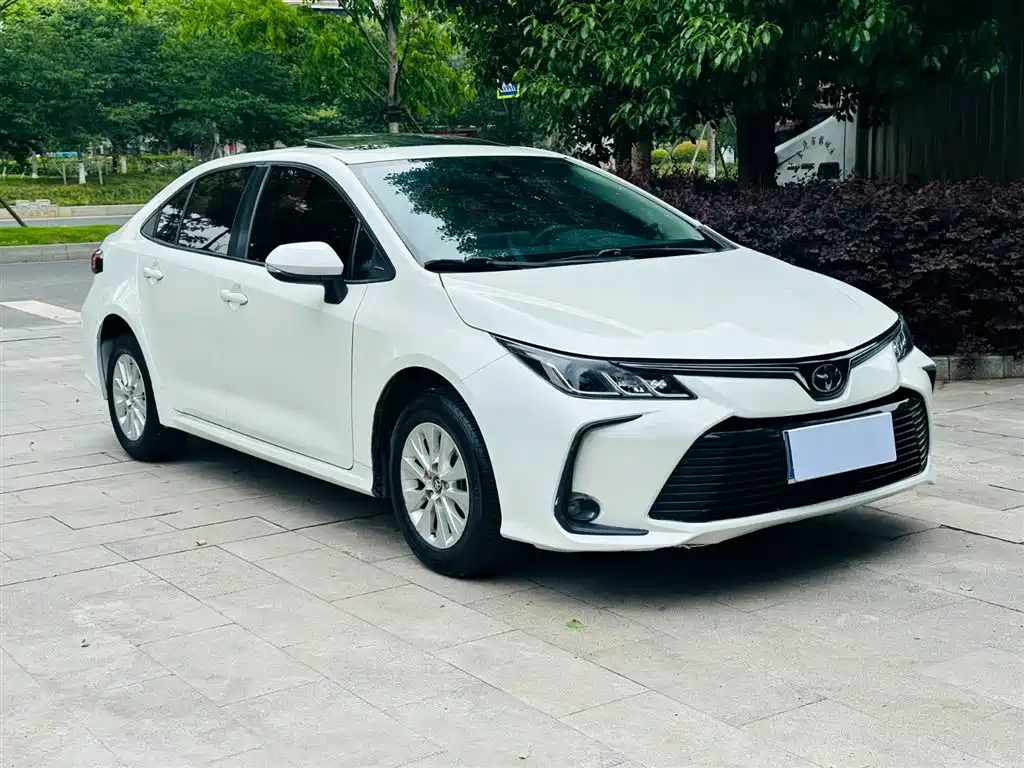 Toyota Corolla 2019 — фото 3