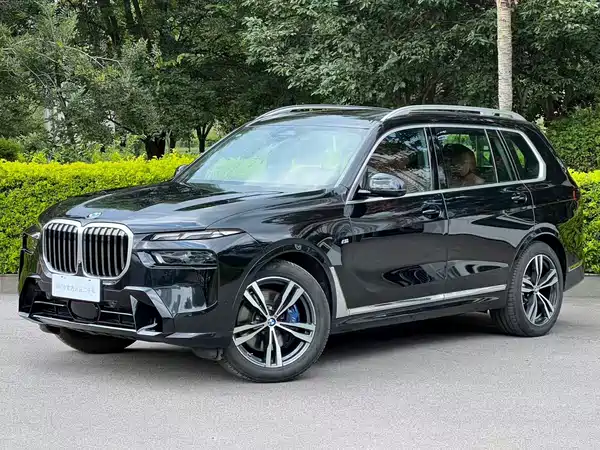 BMW X7 2025