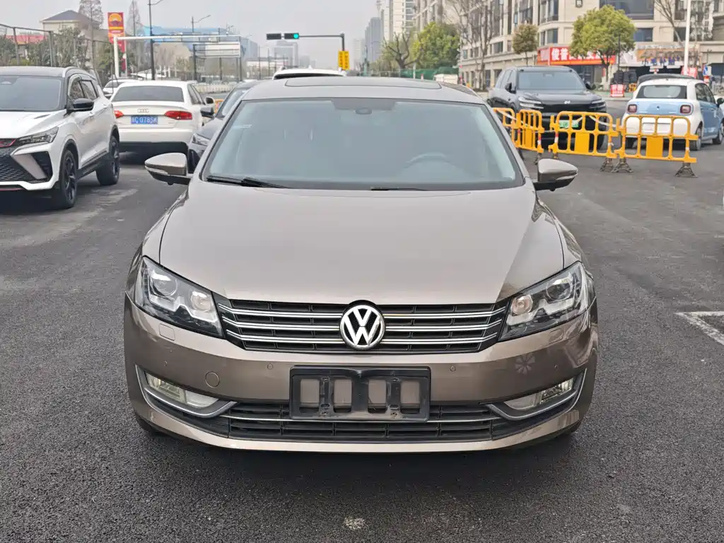 Volkswagen Passat 2014 — фото 2