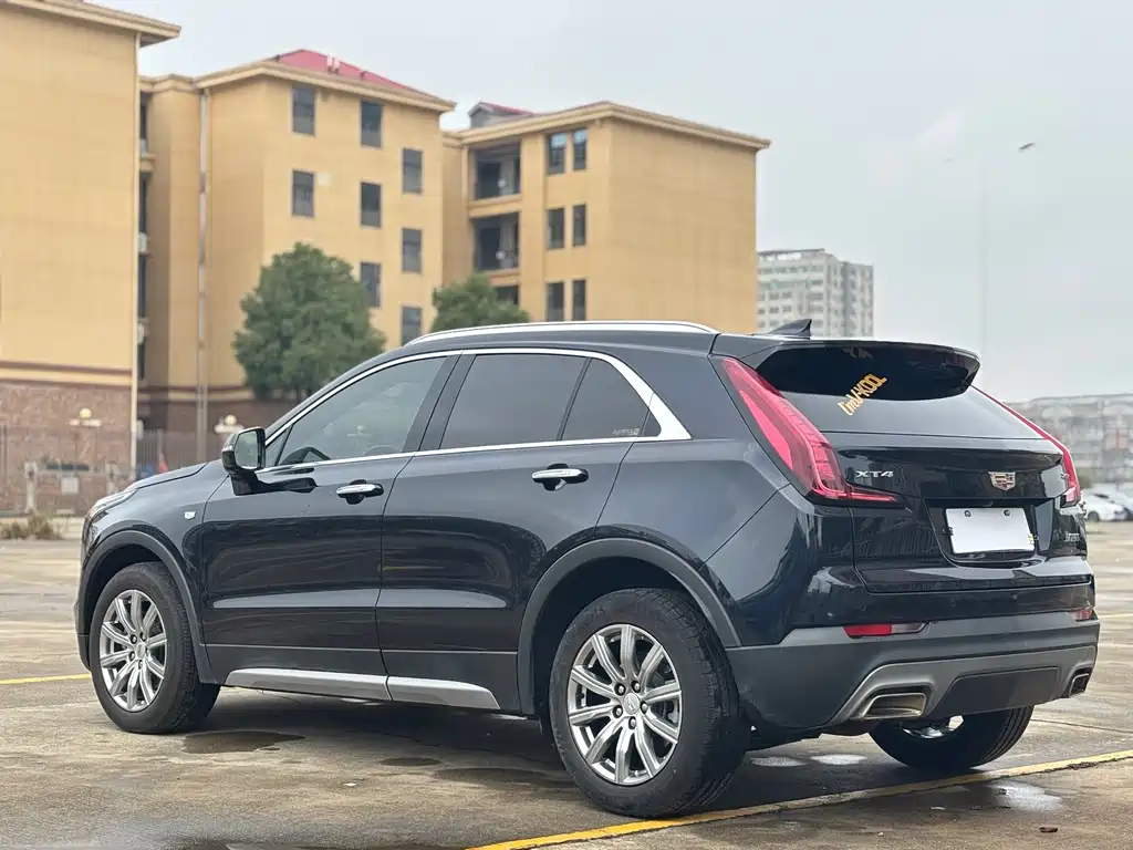 Cadillac XT4 2022 — фото 10