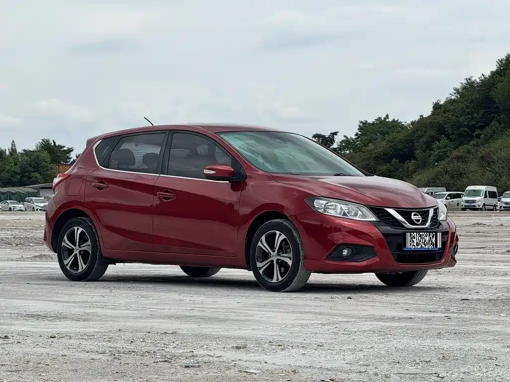 Nissan Tiida 2016 — фото 8