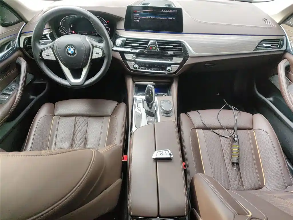 BMW 5 Series New Energy 2020 — фото 10