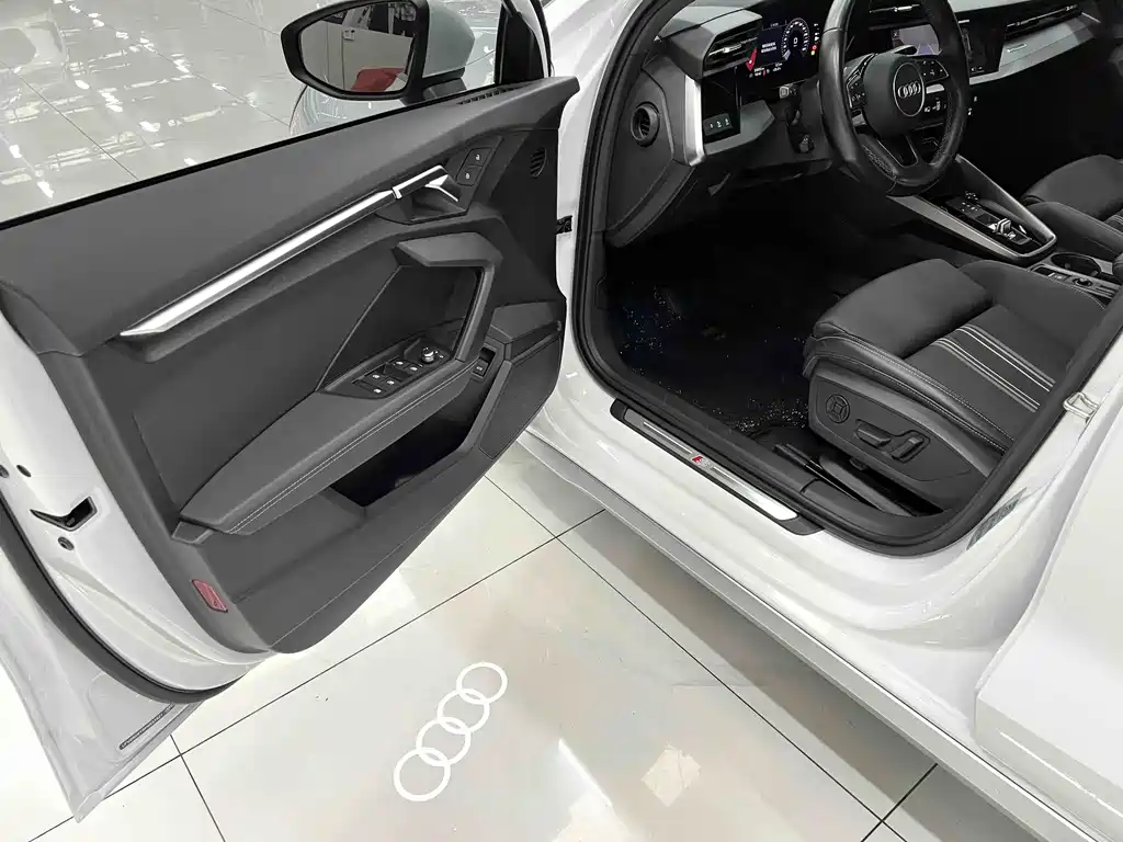 Audi A3 2023 — фото 16