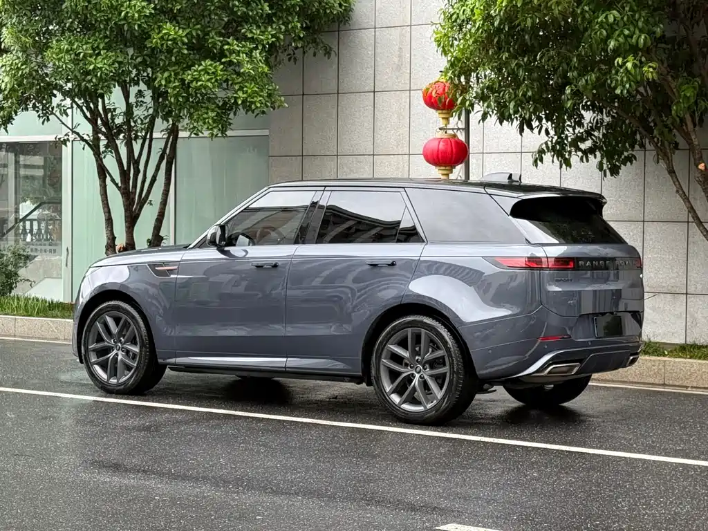 Land Rover Sport 2023 — фото 4
