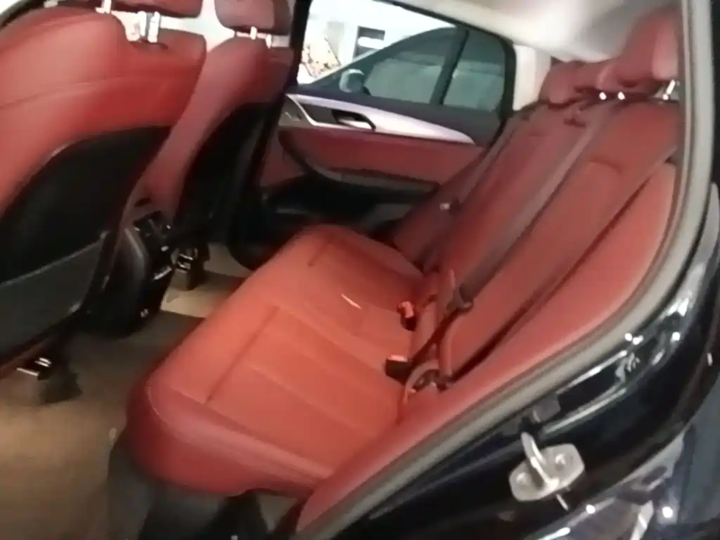 BMW X4 2025 — фото 17
