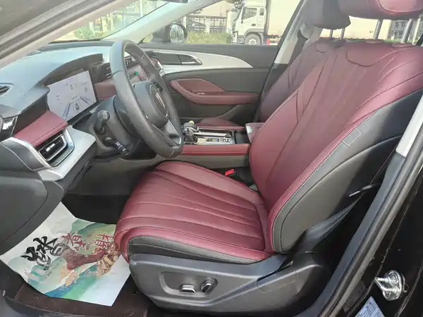Hongqi H5 2025