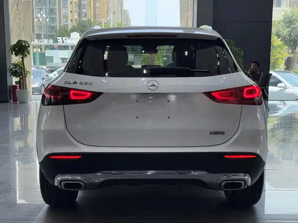 Mercedes-Benz GLA 2023