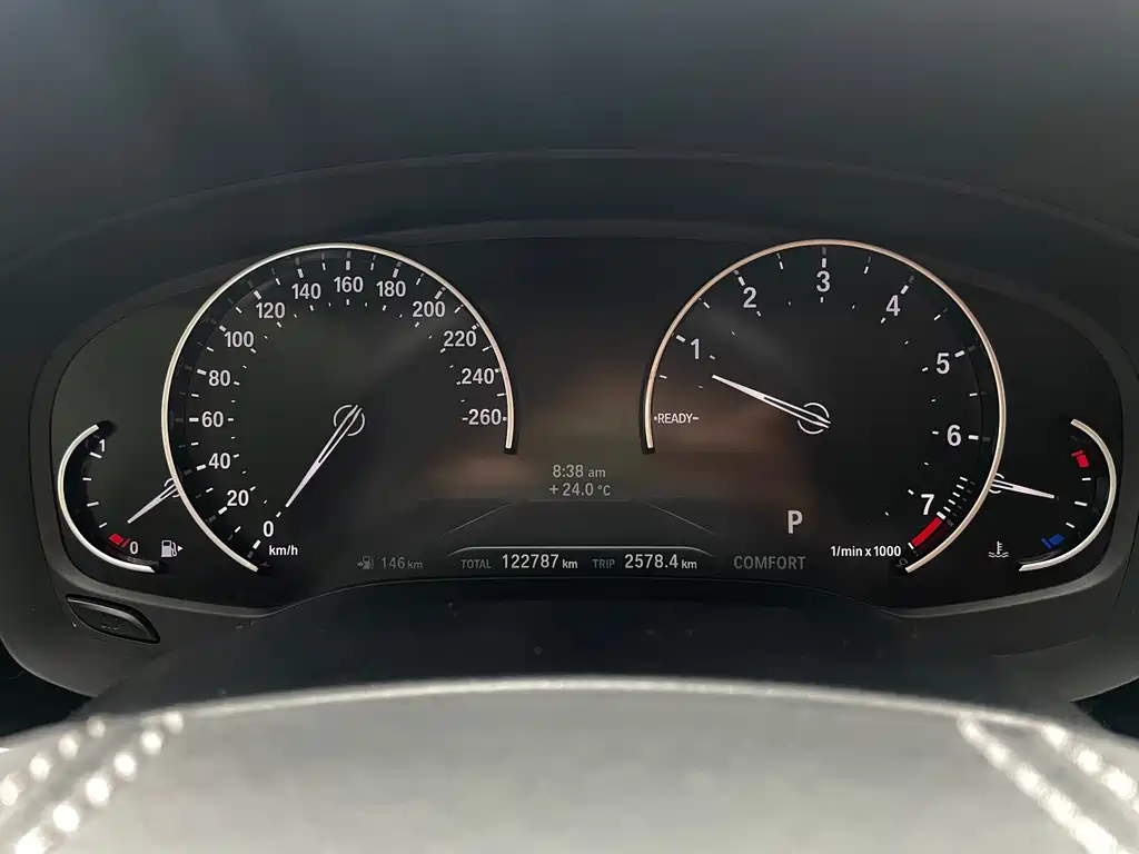 BMW 5 Series 2017 — фото 14