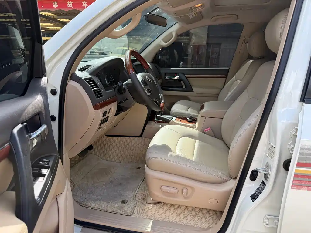 Toyota Land Cruiser 2015 — фото 13