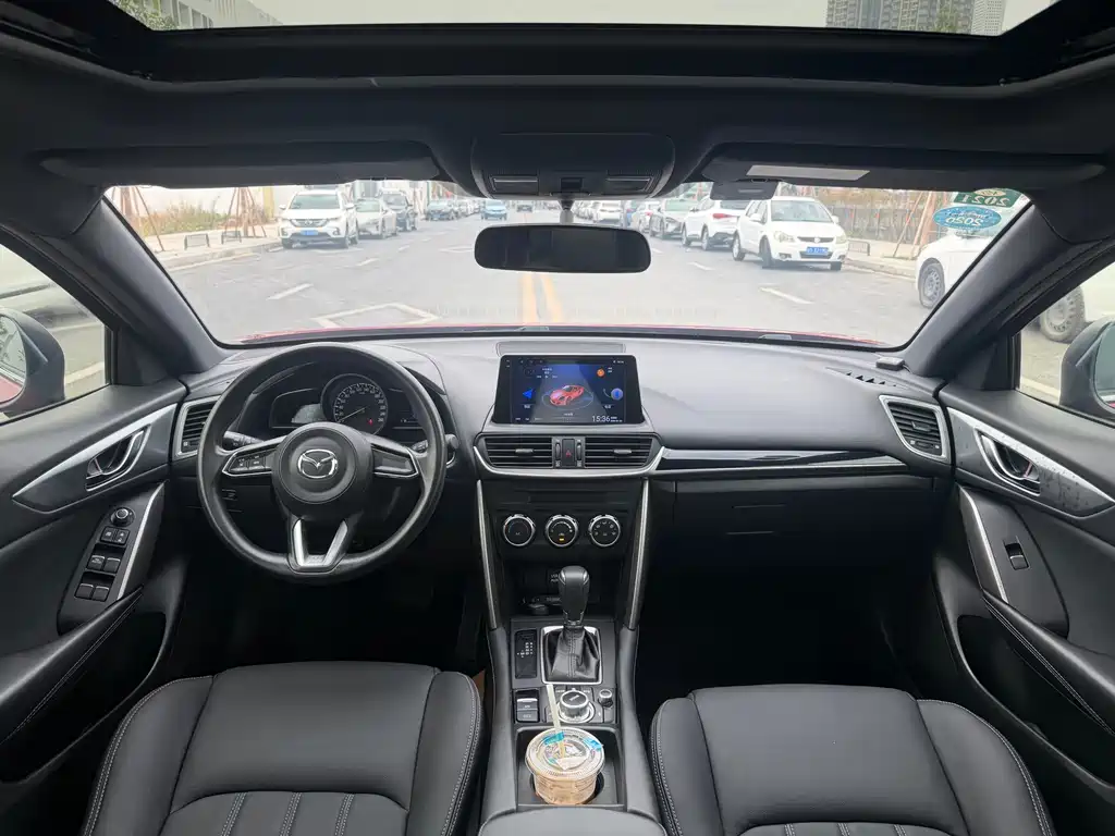 Mazda CX-4 2018 — фото 15