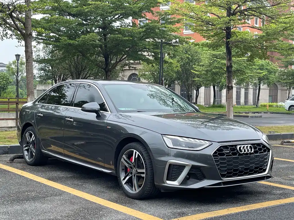 Audi A4L 2021