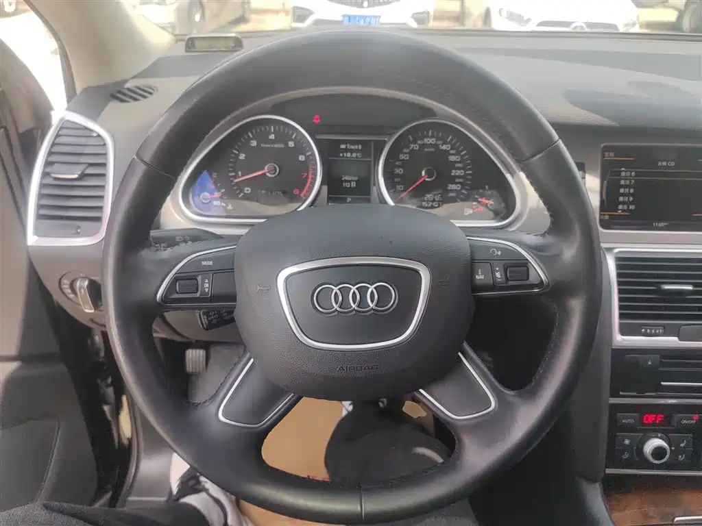 Audi Q7 2016 — фото 11