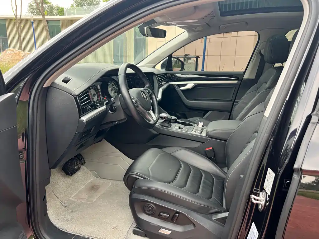 Volkswagen Touareg 2019 — фото 10