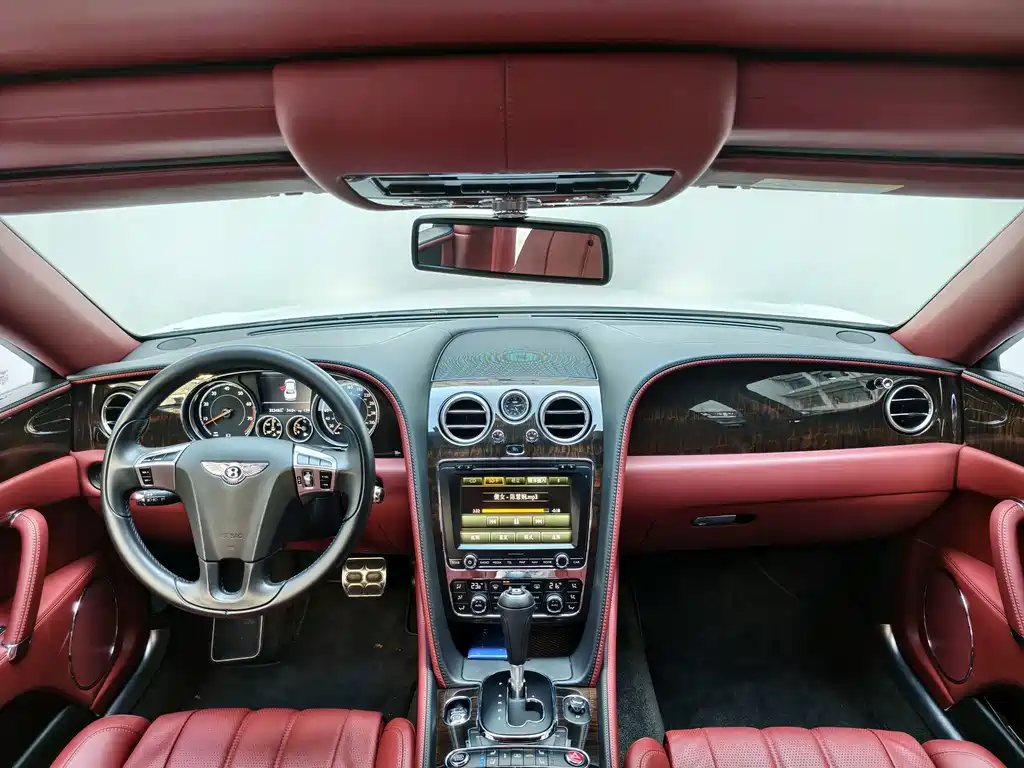 Bentley Flying Spur 2017 — фото 12