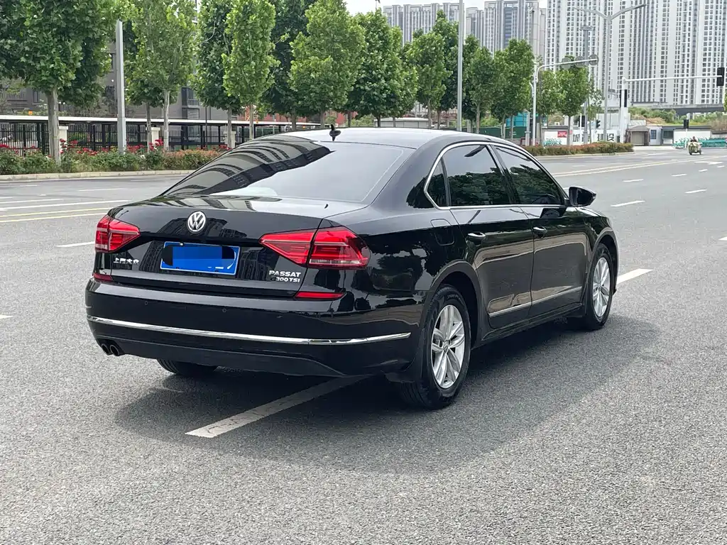Volkswagen Passat 2017 — фото 9