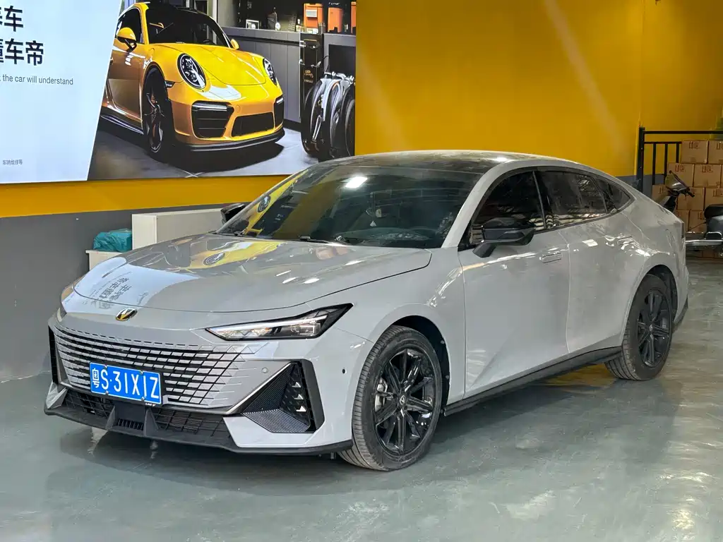 Changan UNI-V 2023