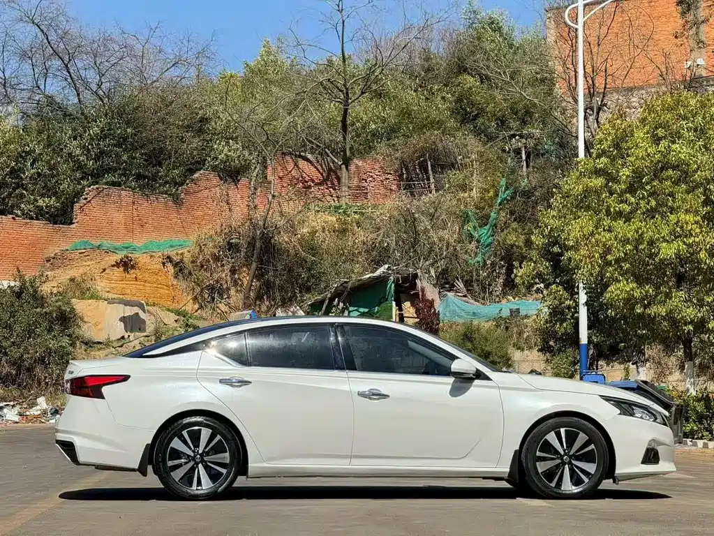 Nissan Teana 2022 — фото 3