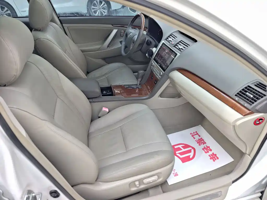 Toyota Camry 2013 — фото 20