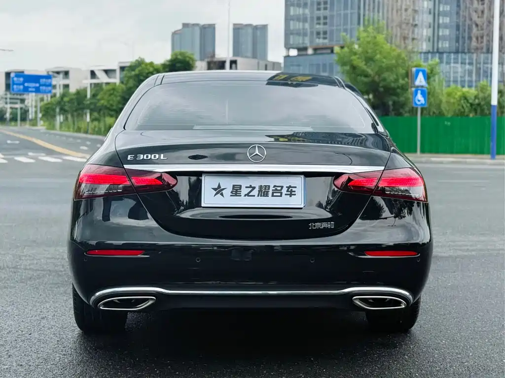 Mercedes-Benz E-Class 2023 — фото 10