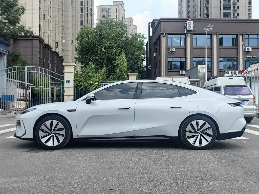 Geely Galaxy E8 2024 — фото 13