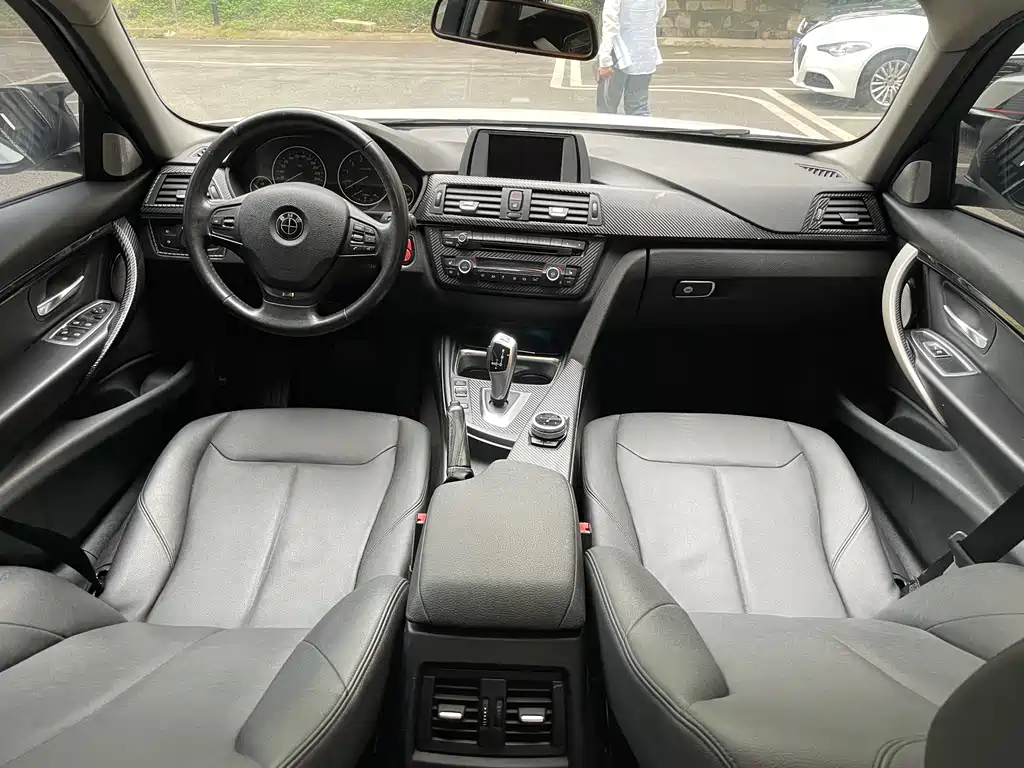 BMW 3 Series 2015 — фото 19