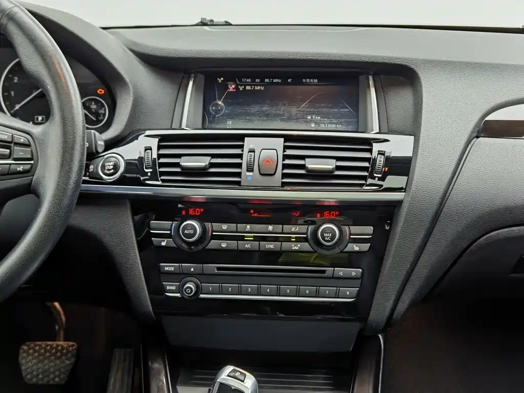BMW X3 2016 — фото 12