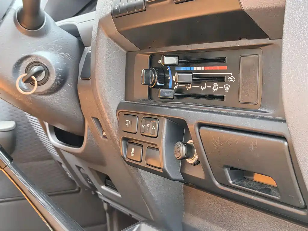 Toyota Land Cruiser 2023 — фото 26