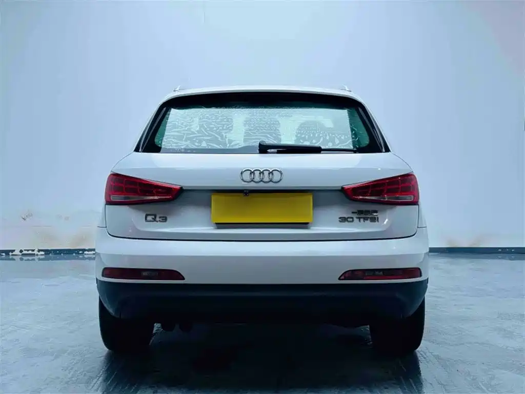 Audi Q3 2015 — фото 10