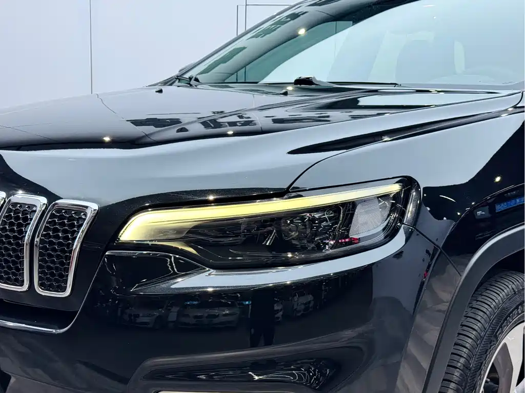 Jeep Cherokee 2020 — фото 27
