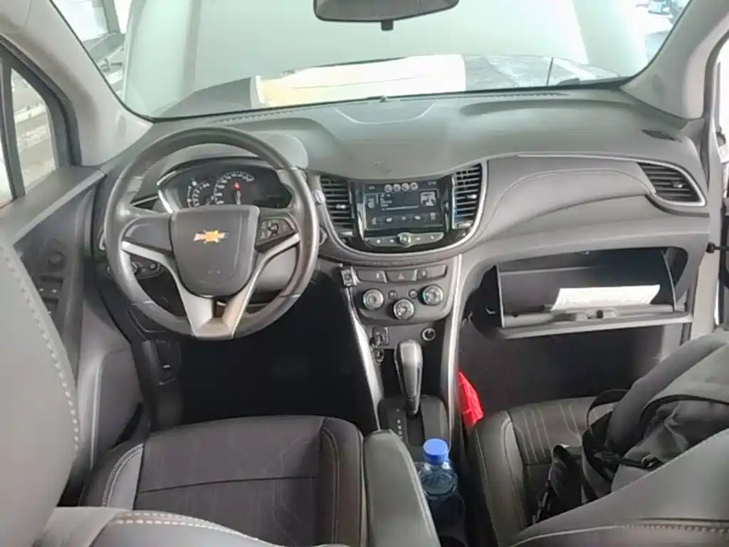 Chevrolet Trax 2017 — фото 10
