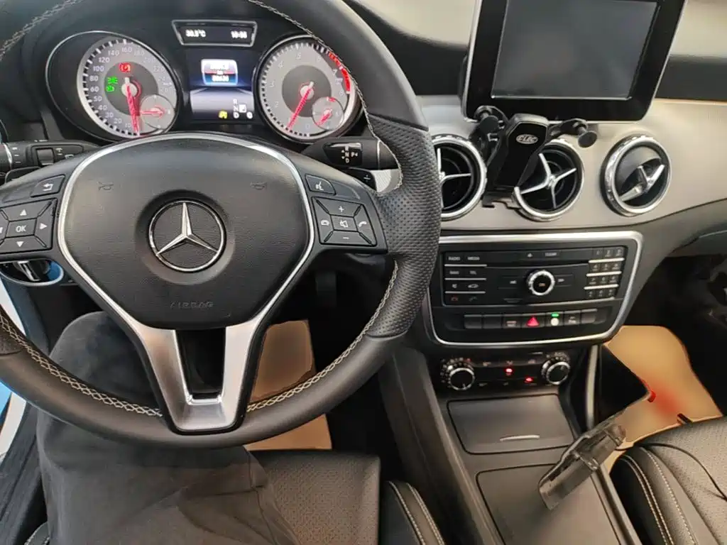 Mercedes-Benz GLA 2016 — фото 10