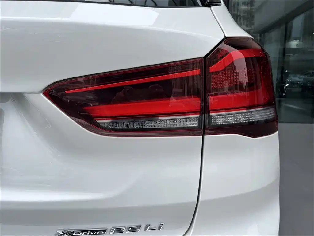 BMW X1 2019 — фото 12