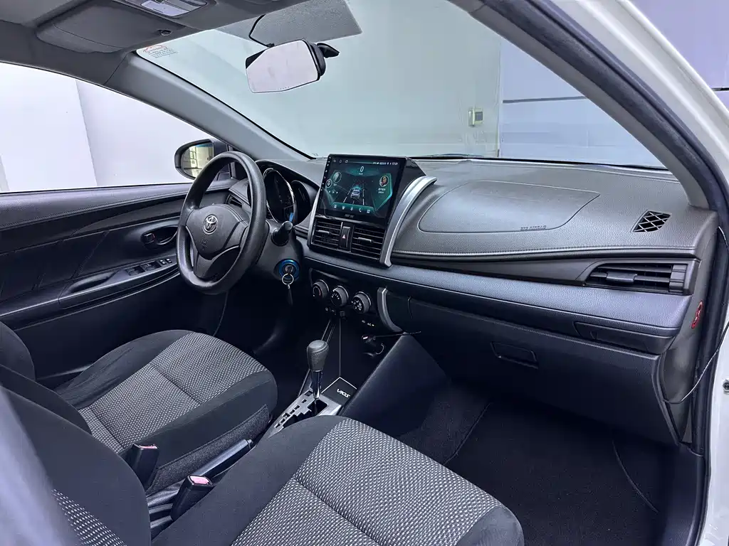 Toyota Vios 2015 — фото 11