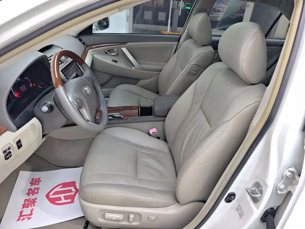 Toyota Camry 2013 — фото 13