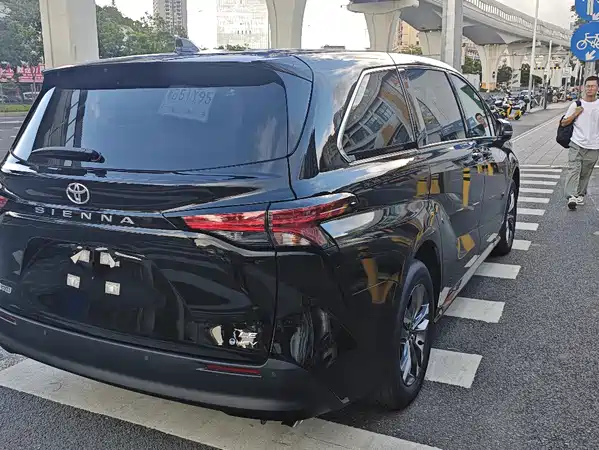 Toyota Sienna 2026
