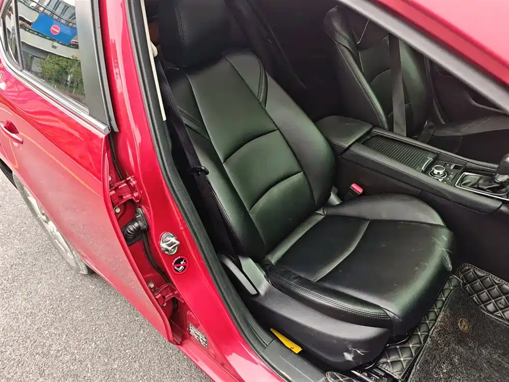 Mazda 3 Axela 2019 — фото 7