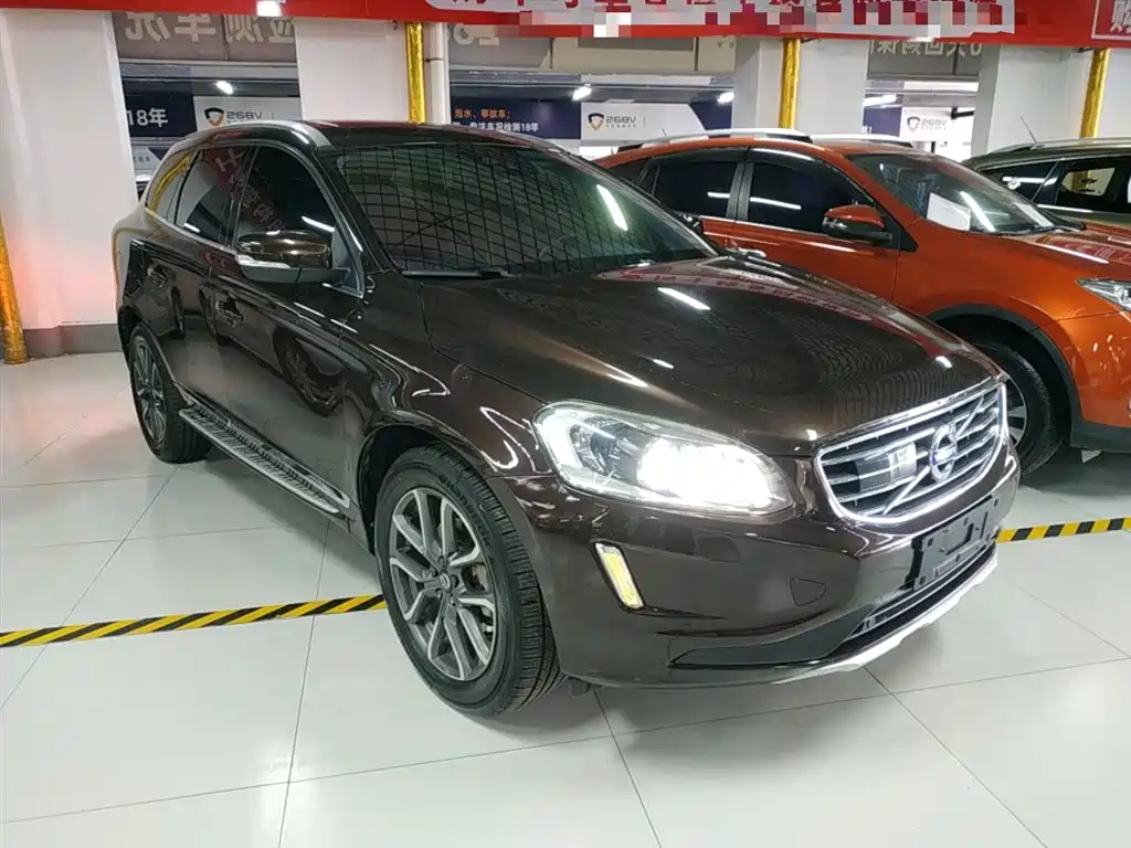 Volvo XC60 2017 — фото 22